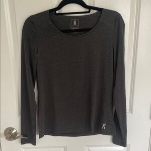 On Running Dark Gray Performance Long Sleeve T-Shirt Size Small